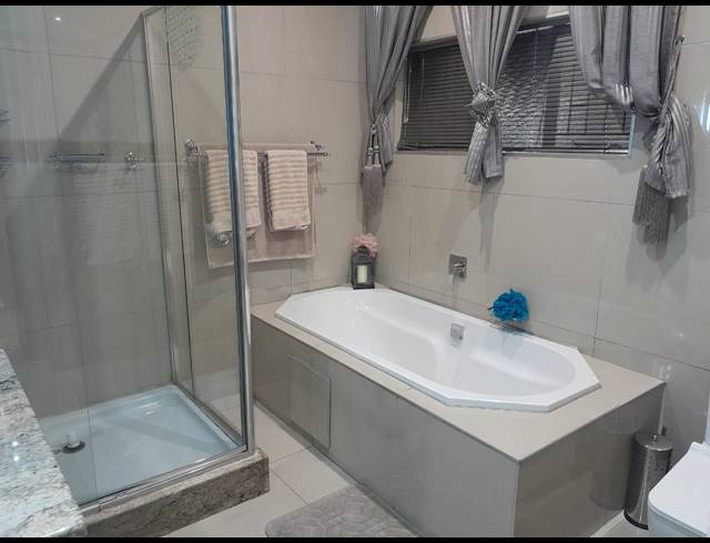 4 BEDROOM HOUSE FOR SALE IN BO-DORP